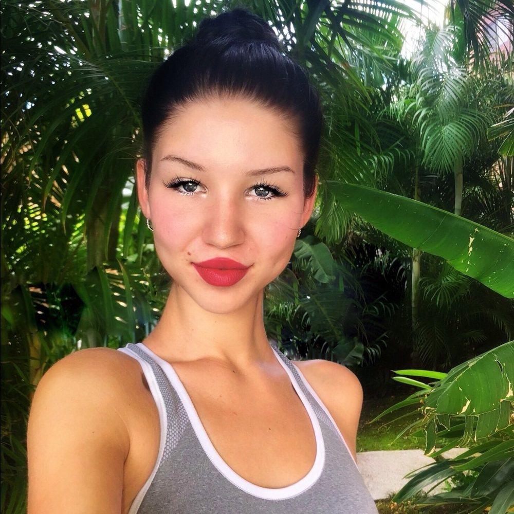 Meet your Posher, Ambrosia